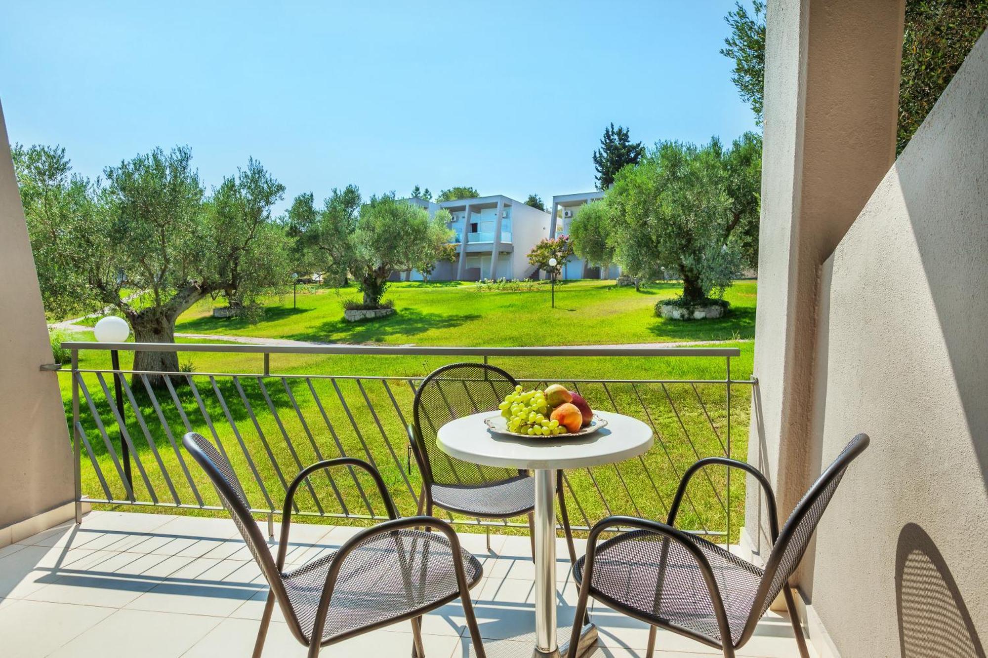 Iris Hotel Siviri