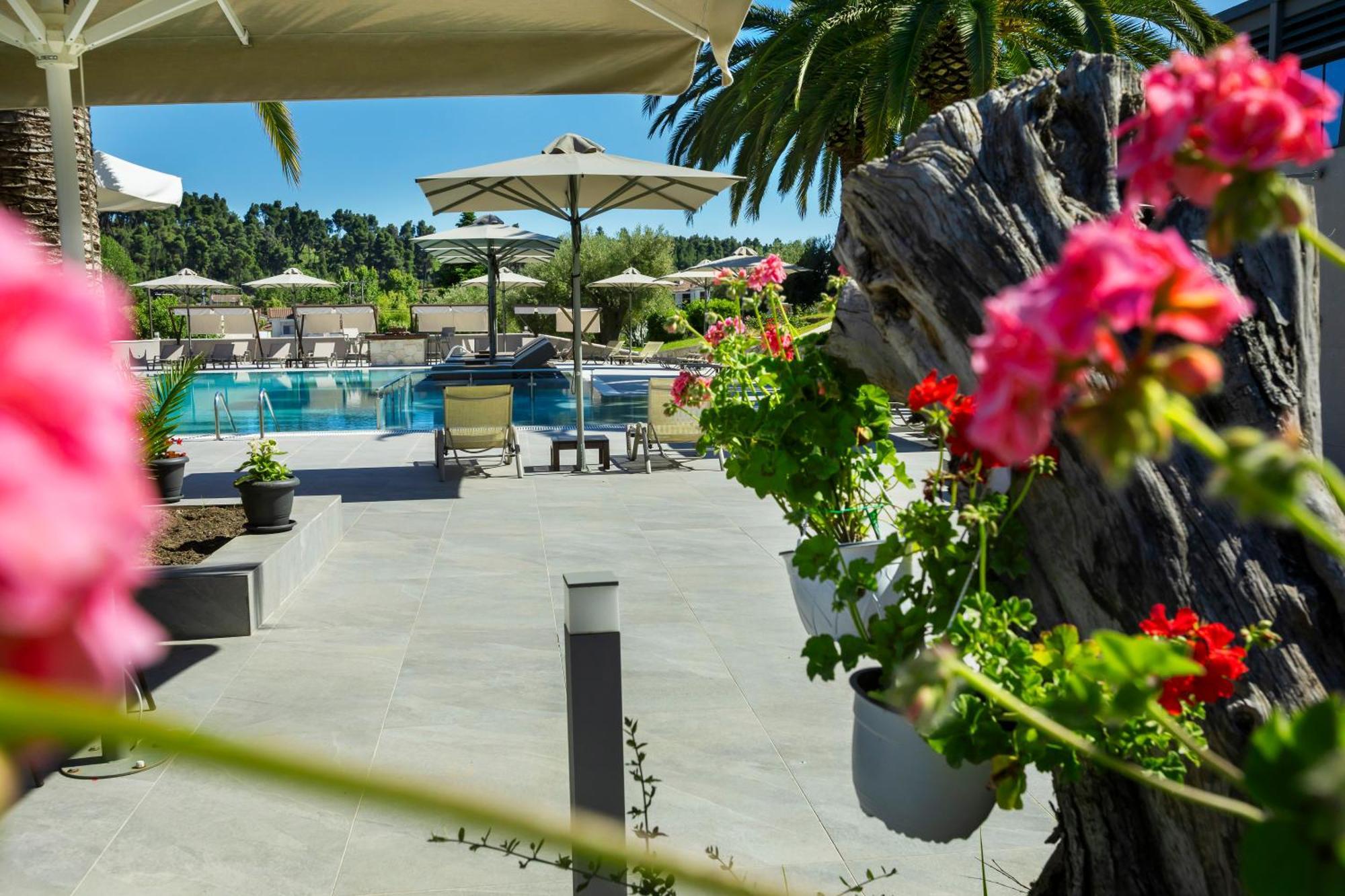 Iris Hotel 3*